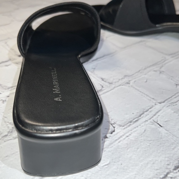 A. Marinelli Black Leather Low Heeled Sandals - Size 8.5 M - Picture 13 of 16